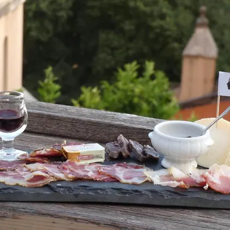 Alojamento de Acomodação e Pequeno-almoço La Guidi 4*